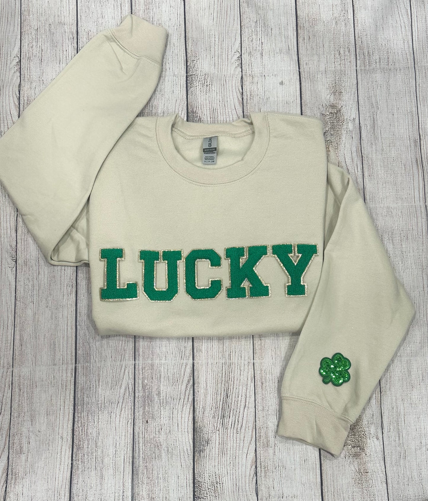 Lucky Patch Sweatshirt / shamrock sleeve